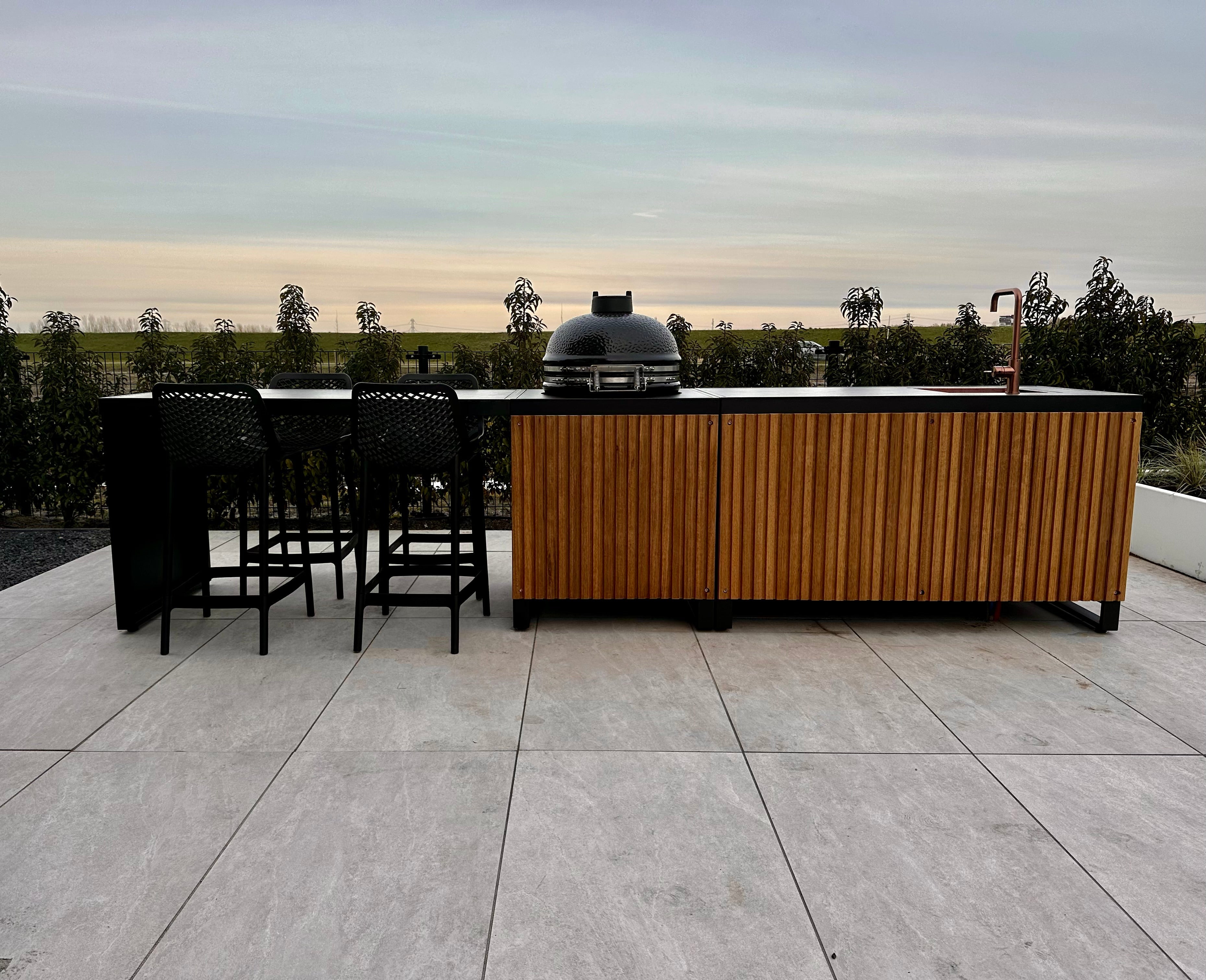 Roostr Buitenkeuken met bar